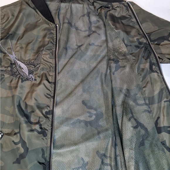 Men's Rock & Republic Jacket Camouflage Bomber Windbreaker Embroidered Birds M. - Picture 6 of 7